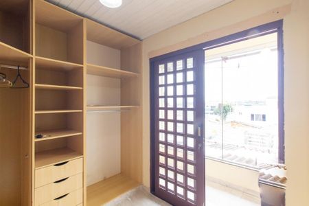 Casa para alugar com 390m², 3 quartos e 3 vagas Casa para alugar com 390m², 3 quartos e 3 vagasCloset