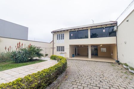 Casa para alugar com 390m², 3 quartos e 3 vagas Casa para alugar com 390m², 3 quartos e 3 vagasFachada