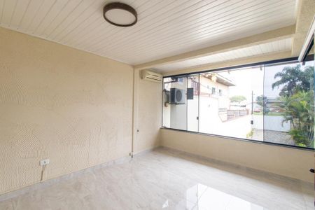 Casa para alugar com 390m², 3 quartos e 3 vagas Casa para alugar com 390m², 3 quartos e 3 vagasQuarto 2 Suite 1
