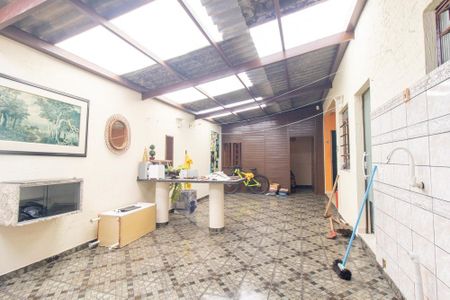 Casa para alugar com 390m², 3 quartos e 3 vagas Casa para alugar com 390m², 3 quartos e 3 vagasÁrea comum - Churrasqueira