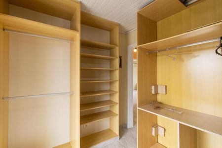 Casa para alugar com 390m², 3 quartos e 3 vagas Casa para alugar com 390m², 3 quartos e 3 vagasCloset