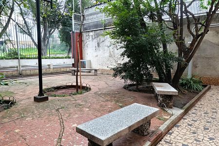 Apartamento para alugar com 64m², 2 quartos e sem vaga