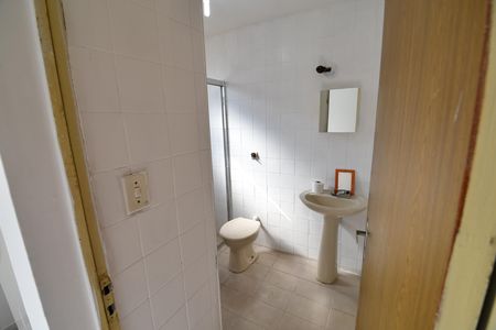 Banheiro de apartamento para alugar com 1 quarto, 33m² em Centro, Campinas