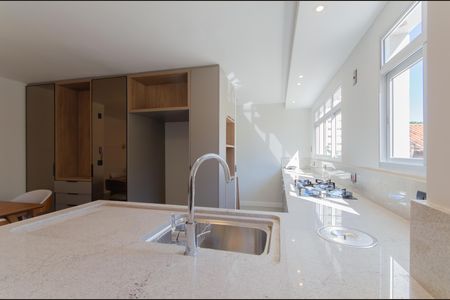Apartamento à venda com 97m², 2 quartos e 1 vaga Apartamento à venda com 97m², 2 quartos e 1 vagaCozinha e Área de Serviço