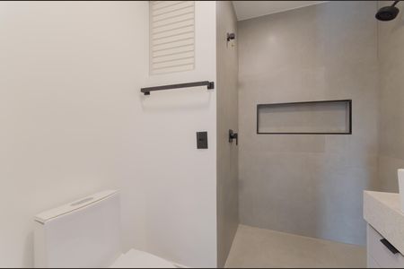 Apartamento à venda com 97m², 2 quartos e 1 vaga Apartamento à venda com 97m², 2 quartos e 1 vagaBanheiro da Suíte