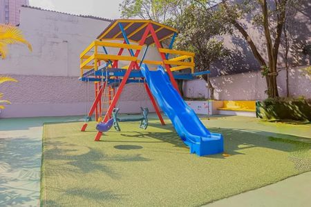 Apartamento à venda com 97m², 2 quartos e 1 vaga Apartamento à venda com 97m², 2 quartos e 1 vagaÁrea comum - Playground