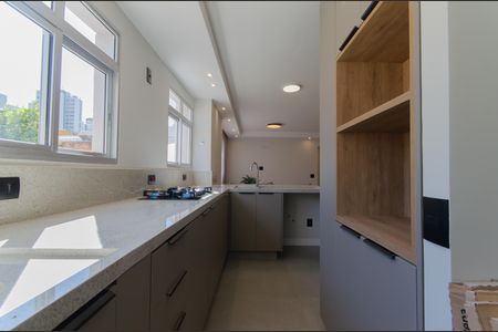Apartamento à venda com 97m², 2 quartos e 1 vaga Apartamento à venda com 97m², 2 quartos e 1 vagaCozinha e Área de Serviço