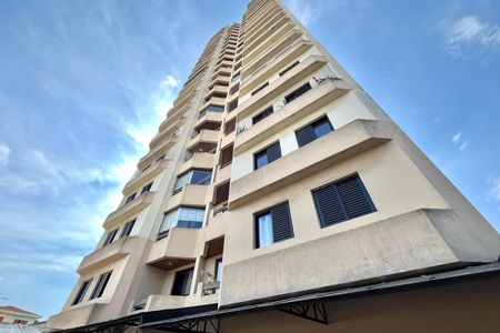 Apartamento para alugar com 58m², 3 quartos e 3 vagas Apartamento para alugar com 58m², 3 quartos e 3 vagasFachada