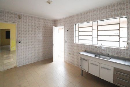 Casa à venda com 100m², 3 quartos e 2 vagasCozinha 