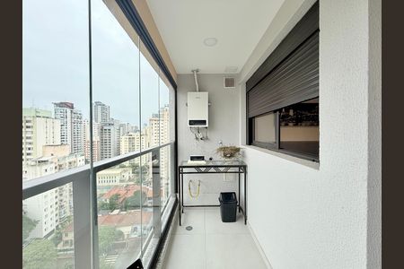 Studio para alugar com 28m², 1 quarto e 1 vaga Studio para alugar com 28m², 1 quarto e 1 vagaSacada