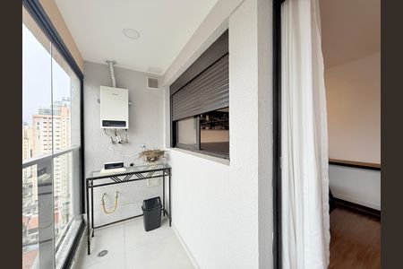 Studio para alugar com 28m², 1 quarto e 1 vaga Studio para alugar com 28m², 1 quarto e 1 vagaSacada