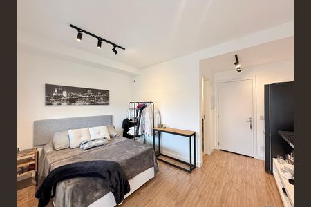 Quarto de kitnet/studio para alugar com 1 quarto, 28m² em Jardim das Acacias, São Paulo
