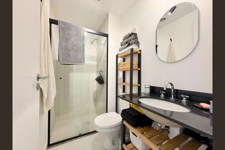 Studio para alugar com 28m², 1 quarto e 1 vaga Studio para alugar com 28m², 1 quarto e 1 vagaBanheiro
