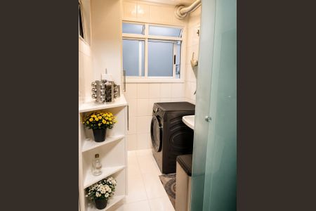 Apartamento à venda com 76m², 2 quartos e 2 vagas Apartamento à venda com 76m², 2 quartos e 2 vagasBanheiro