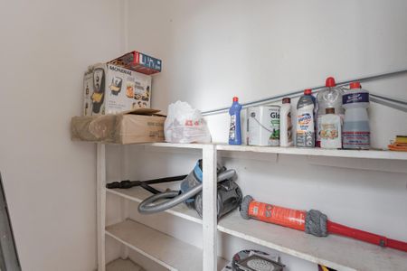 Apartamento para alugar com 79m², 2 quartos e sem vagaCozinha e Área de Serviço
