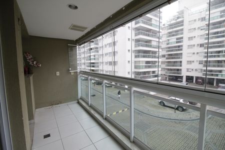 Apartamento para alugar com 60m², 2 quartos e 1 vagaVaranda