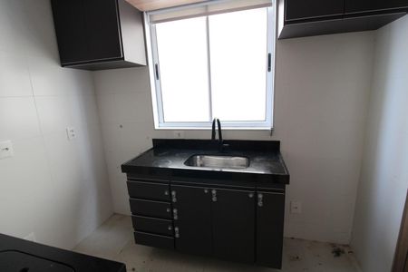 Cozinha de apartamento à venda com 1 quarto, 38m² em Sagrada Família, Belo Horizonte