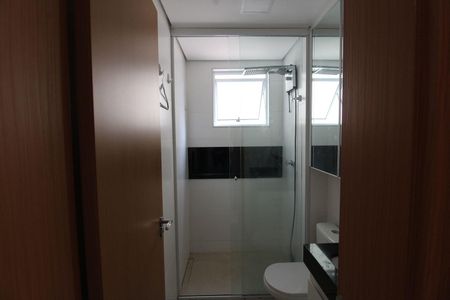 Apartamento à venda com 38m², 1 quarto e 2 vagasBanheiro 