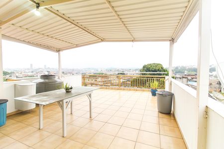 Casa para alugar com 370m², 5 quartos e 4 vagas Casa para alugar com 370m², 5 quartos e 4 vagasTerraço