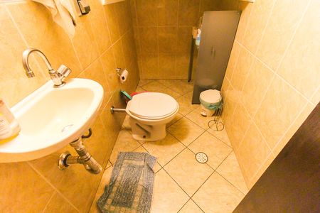 Casa para alugar com 370m², 5 quartos e 4 vagas Casa para alugar com 370m², 5 quartos e 4 vagasLavabo 2