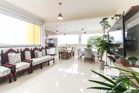 Casa para alugar com 370m², 5 quartos e 4 vagas Casa para alugar com 370m², 5 quartos e 4 vagasSala/Cozinha