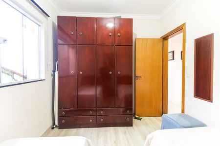 Casa para alugar com 370m², 5 quartos e 4 vagas Casa para alugar com 370m², 5 quartos e 4 vagasQuarto 2