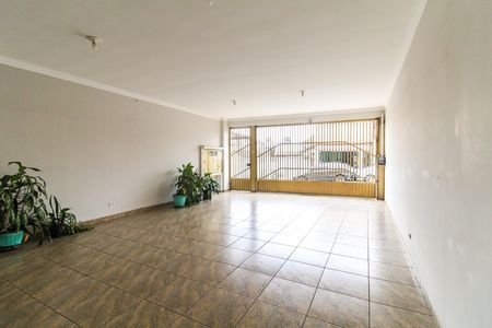 Casa para alugar com 370m², 5 quartos e 4 vagas Casa para alugar com 370m², 5 quartos e 4 vagasGaragem