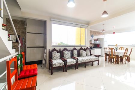 Casa para alugar com 370m², 5 quartos e 4 vagas Casa para alugar com 370m², 5 quartos e 4 vagasSala/Cozinha