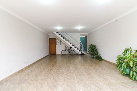 Casa para alugar com 370m², 5 quartos e 4 vagas Casa para alugar com 370m², 5 quartos e 4 vagasGaragem