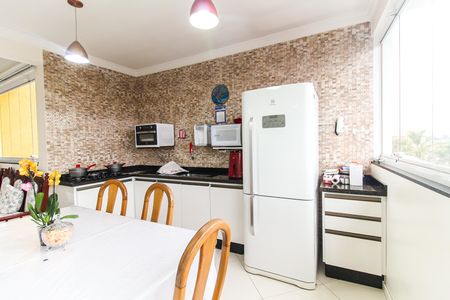 Casa para alugar com 370m², 5 quartos e 4 vagas Casa para alugar com 370m², 5 quartos e 4 vagasSala/Cozinha