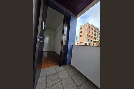 Apartamento para alugar com 100m², 3 quartos e 2 vagas Apartamento para alugar com 100m², 3 quartos e 2 vagasvaranda