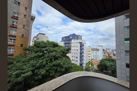 Apartamento para alugar com 100m², 3 quartos e 2 vagas Apartamento para alugar com 100m², 3 quartos e 2 vagasvaranda