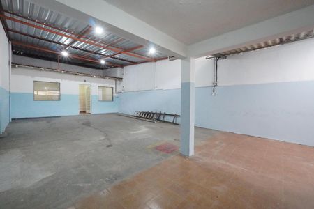 Casa para alugar com 350m², 3 quartos e 9 vagasQuintal