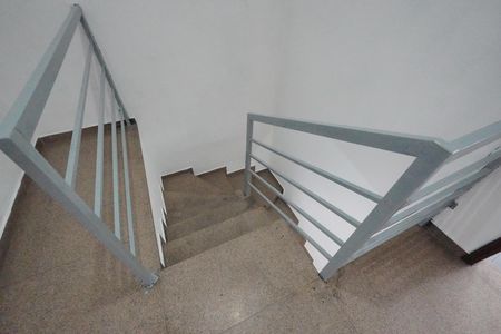 Casa para alugar com 350m², 3 quartos e 9 vagasEscada