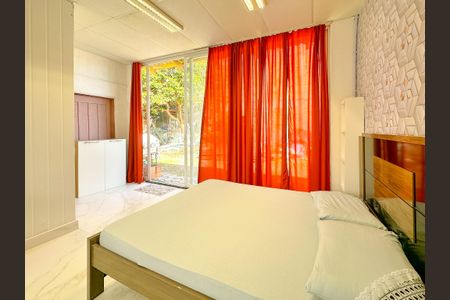 Quarto de casa para alugar com 1 quarto, 30m² em São João do Rio Vermelho, Florianópolis