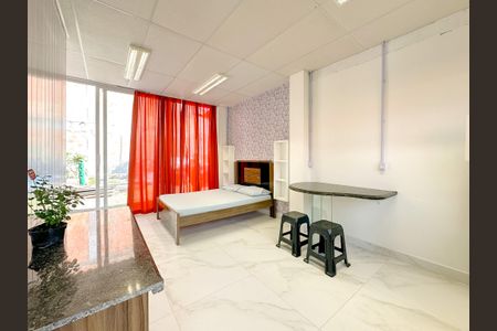 Sala de casa para alugar com 1 quarto, 30m² em São João do Rio Vermelho, Florianópolis