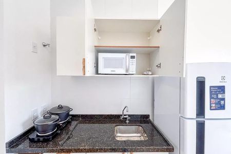 Cozinha de kitnet/studio para alugar com 1 quarto, 24m² em Pinheiros, São Paulo