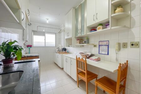 Apartamento à venda com 64m², 2 quartos e 1 vaga Apartamento à venda com 64m², 2 quartos e 1 vagaCozinha e Área de Serviço