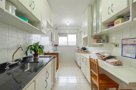 Apartamento à venda com 64m², 2 quartos e 1 vaga Apartamento à venda com 64m², 2 quartos e 1 vagaCozinha e Área de Serviço