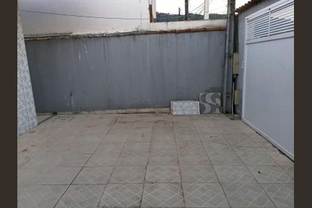 Área externa de casa para alugar com 2 quartos, 90m² em Vila Edna, Guarujá