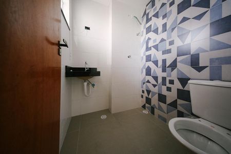 Banheiro de apartamento para alugar com 1 quarto, 30m² em Vila Santa Teresa, São Paulo