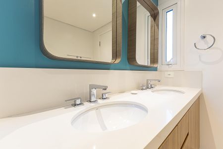 Apartamento à venda com 97m², 2 quartos e 1 vaga Apartamento à venda com 97m², 2 quartos e 1 vagaBanheiro da Suíte 1