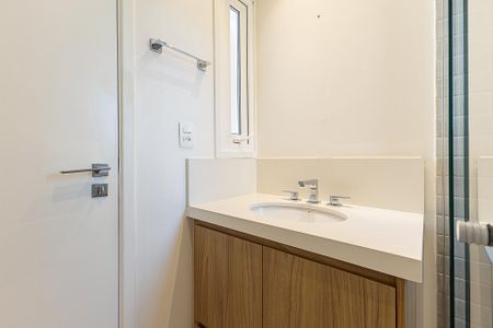Apartamento à venda com 97m², 2 quartos e 1 vaga Apartamento à venda com 97m², 2 quartos e 1 vagaBanheiro da Suíte 2