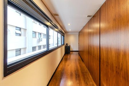 Apartamento à venda com 452m², 3 quartos e 4 vagas Apartamento à venda com 452m², 3 quartos e 4 vagasCorredor