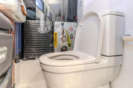 Apartamento à venda com 452m², 3 quartos e 4 vagas Apartamento à venda com 452m², 3 quartos e 4 vagasBanheiro da Suíte 1