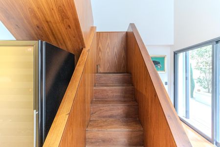 Apartamento à venda com 452m², 3 quartos e 4 vagas Apartamento à venda com 452m², 3 quartos e 4 vagasEscada