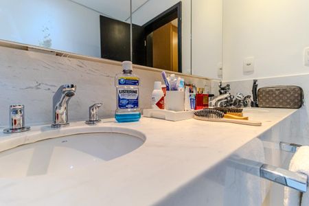 Apartamento à venda com 452m², 3 quartos e 4 vagas Apartamento à venda com 452m², 3 quartos e 4 vagasBanheiro da Suíte 3