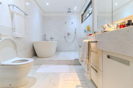 Apartamento à venda com 452m², 3 quartos e 4 vagas Apartamento à venda com 452m², 3 quartos e 4 vagasBanheiro da Suíte 3