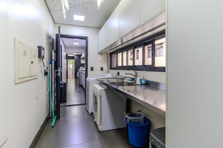 Apartamento à venda com 452m², 3 quartos e 4 vagas Apartamento à venda com 452m², 3 quartos e 4 vagasÁrea de Serviço