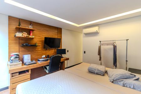 Apartamento à venda com 452m², 3 quartos e 4 vagas Apartamento à venda com 452m², 3 quartos e 4 vagasSuíte 2